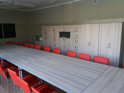 Meble-biurowe-Nielubia-pokoj-dla-nauczycieli.jpg